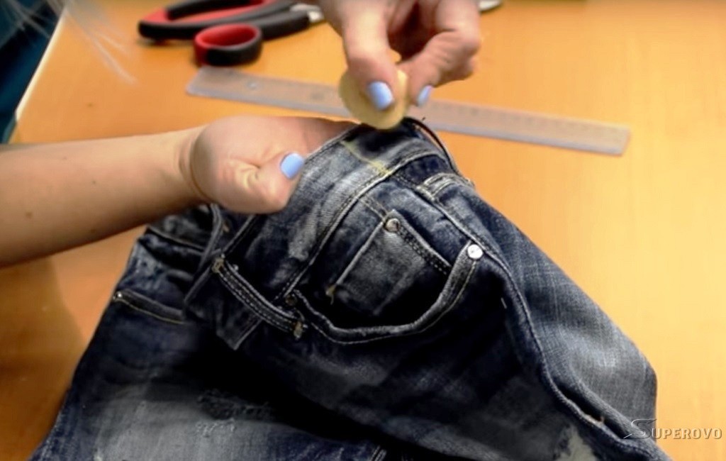 Как ушить джинсы в поясе